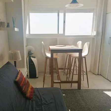 Apartment 1040 Miami 18-1 *